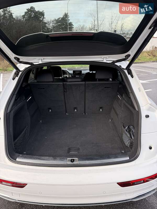 Внедорожник / Кроссовер Audi Q5 2018 в Киеве