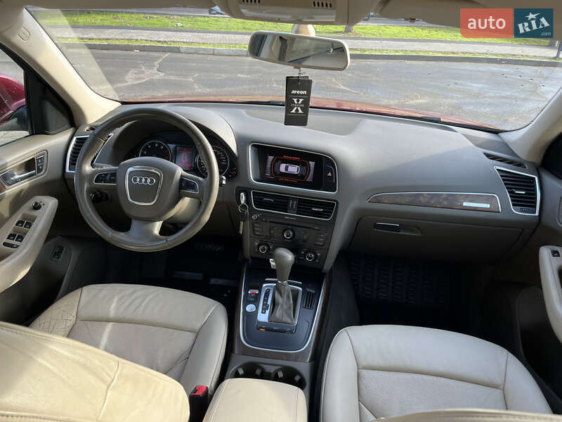 Внедорожник / Кроссовер Audi Q5 2010 в Николаеве