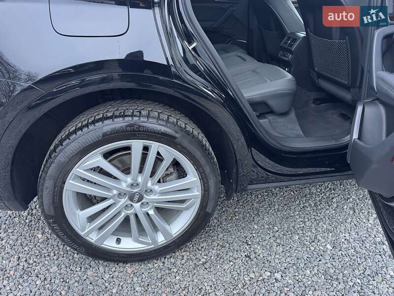 Внедорожник / Кроссовер Audi Q5 2019 в Тернополе