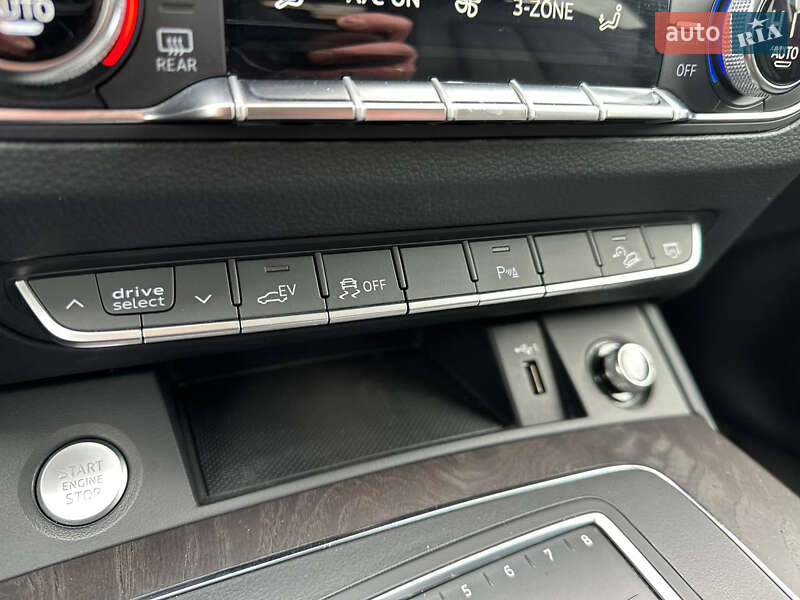 Внедорожник / Кроссовер Audi Q5 2019 в Житомире