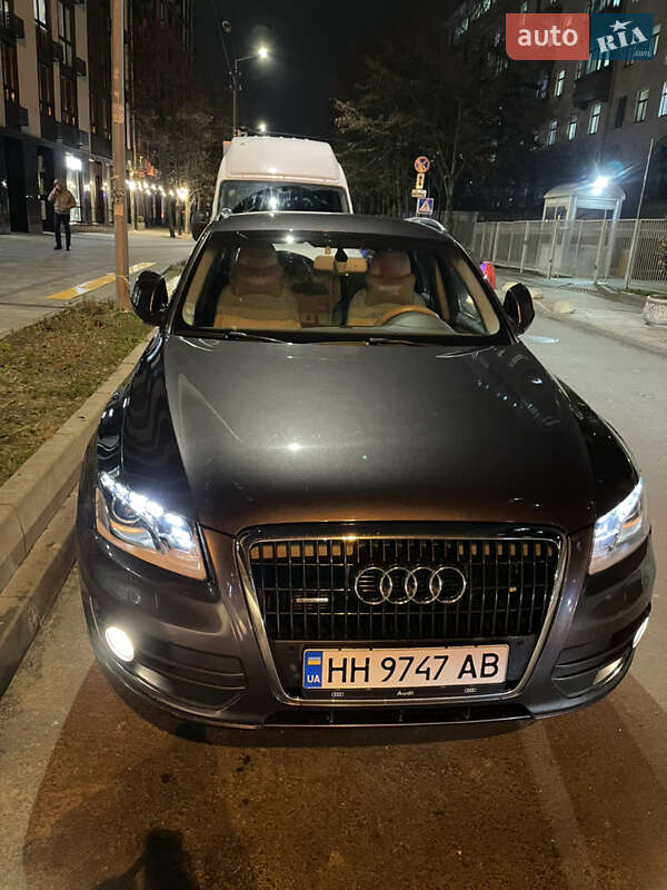 Позашляховик / Кросовер Audi Q5 2011 в Києві