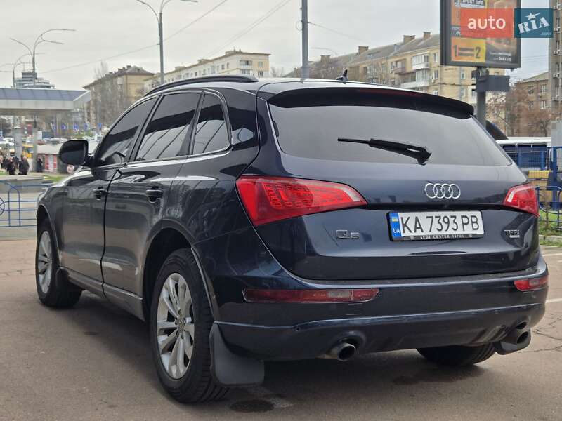 Внедорожник / Кроссовер Audi Q5 2009 в Киеве