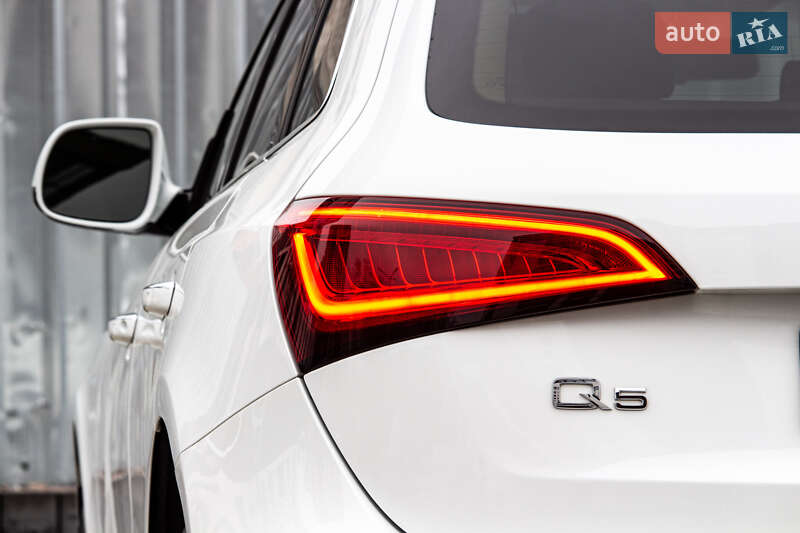 Позашляховик / Кросовер Audi Q5 2016 в Львові