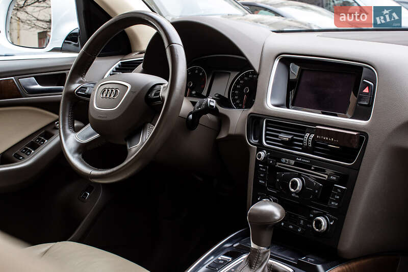 Позашляховик / Кросовер Audi Q5 2016 в Львові