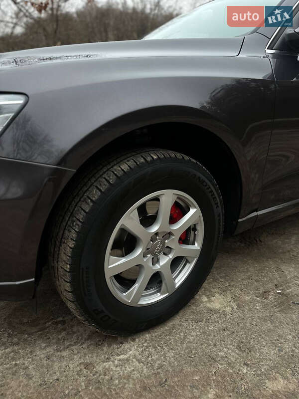 Позашляховик / Кросовер Audi Q5 2011 в Києві