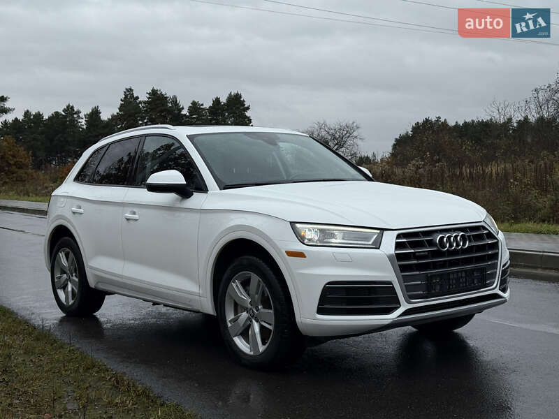 Позашляховик / Кросовер Audi Q5 2018 в Новояворівську