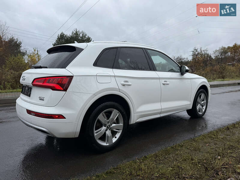 Позашляховик / Кросовер Audi Q5 2018 в Новояворівську