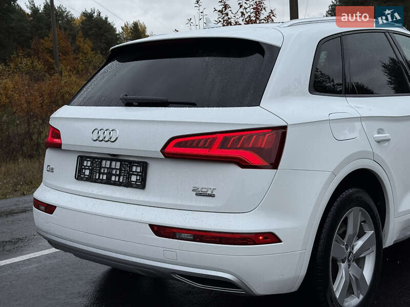 Позашляховик / Кросовер Audi Q5 2018 в Новояворівську