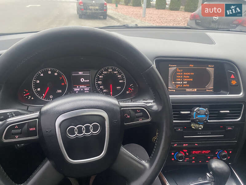 Внедорожник / Кроссовер Audi Q5 2011 в Житомире