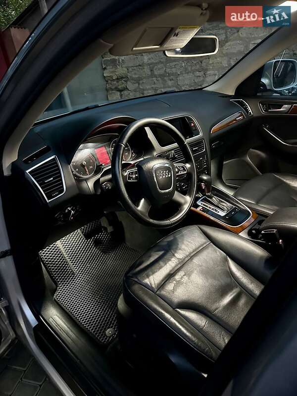 Внедорожник / Кроссовер Audi Q5 2011 в Одессе
