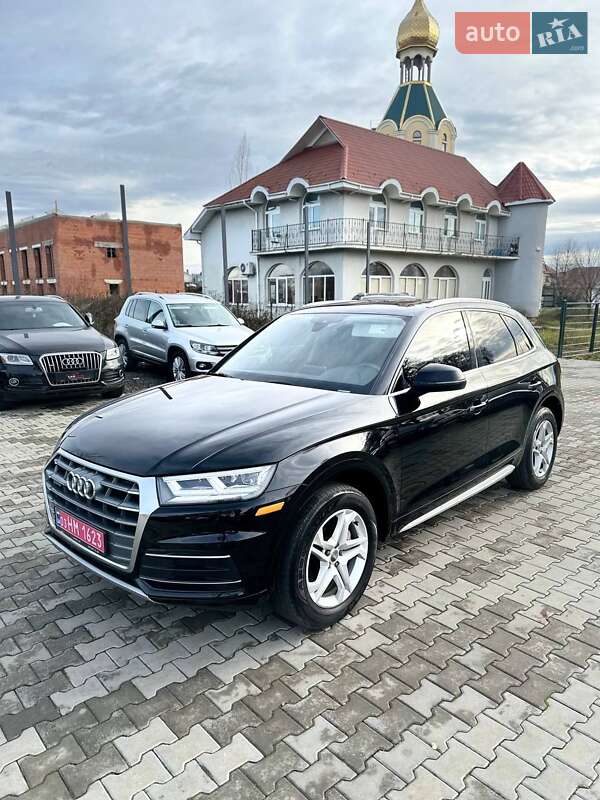 Позашляховик / Кросовер Audi Q5 2018 в Ужгороді