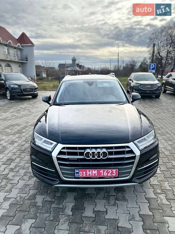 Позашляховик / Кросовер Audi Q5 2018 в Ужгороді