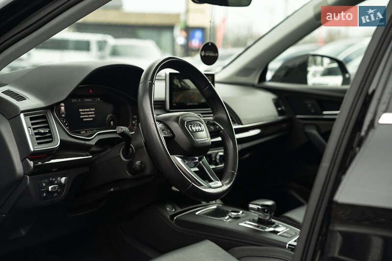 Внедорожник / Кроссовер Audi Q5 2018 в Черновцах