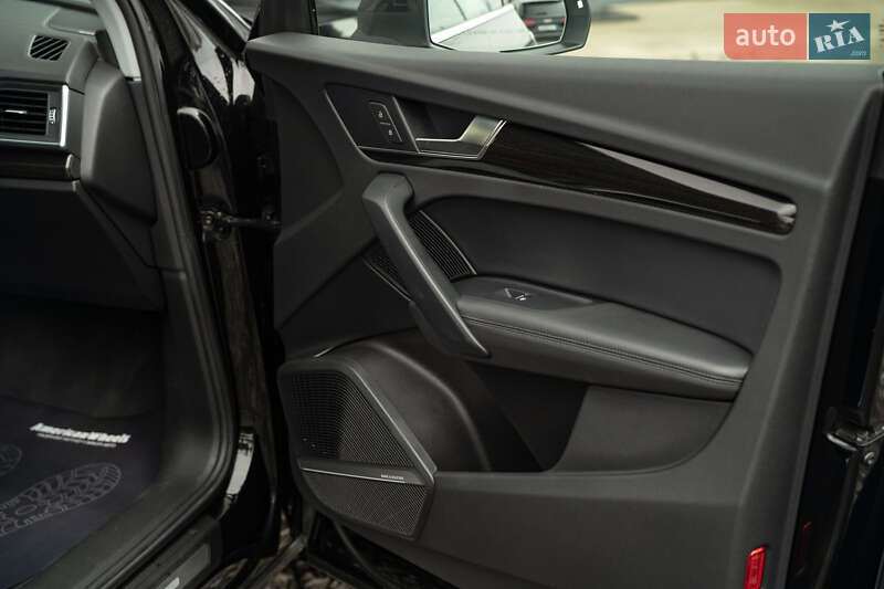 Внедорожник / Кроссовер Audi Q5 2018 в Черновцах