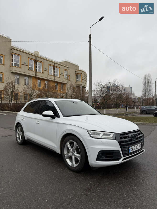 Внедорожник / Кроссовер Audi Q5 2020 в Киеве