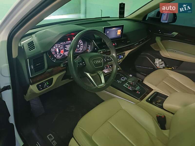 Позашляховик / Кросовер Audi Q5 2017 в Первомайську фото 11 Позашляховик / Кросовер Audi Q5 2017 в Первомайську