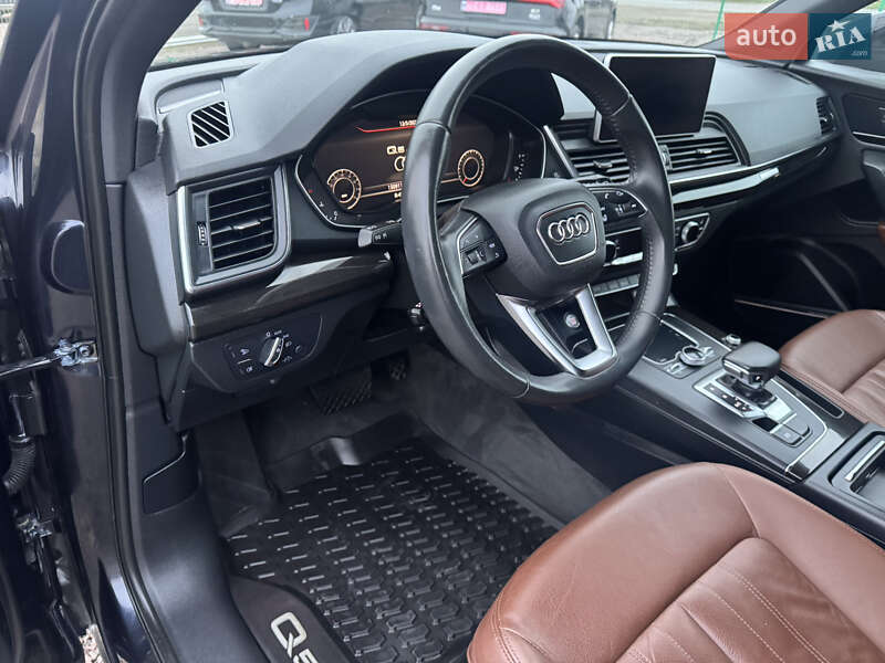 Позашляховик / Кросовер Audi Q5 2018 в Луцьку