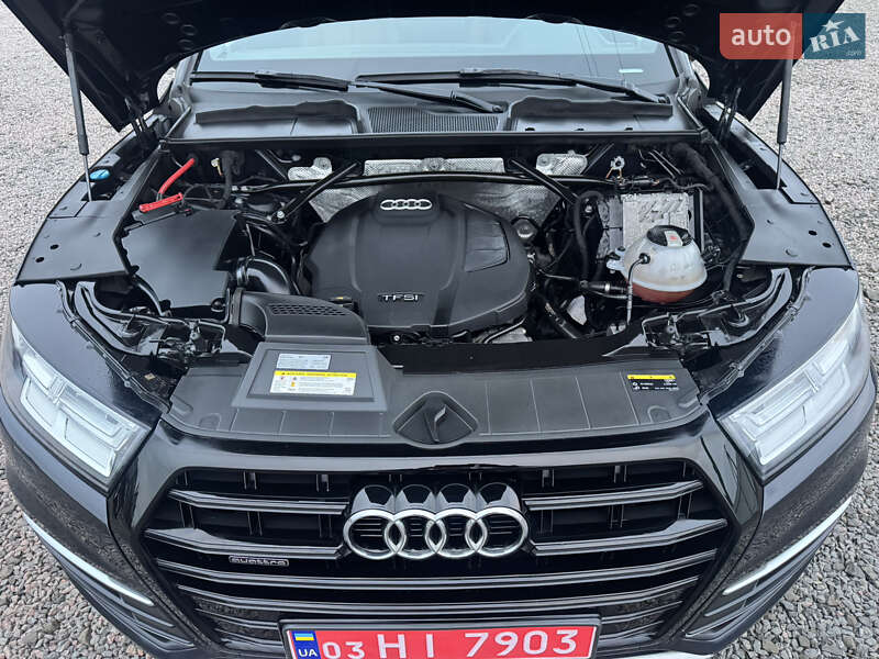 Позашляховик / Кросовер Audi Q5 2018 в Луцьку