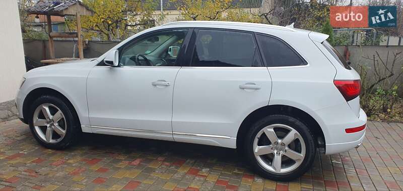Внедорожник / Кроссовер Audi Q5 2015 в Карловке