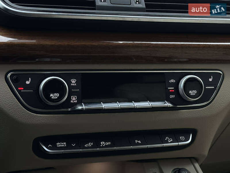 Внедорожник / Кроссовер Audi Q5 2023 в Николаеве