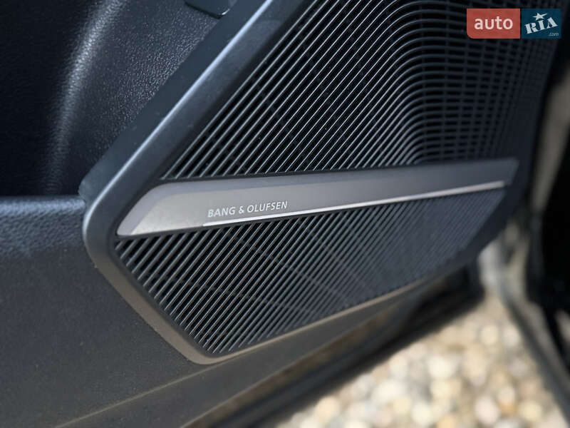 Позашляховик / Кросовер Audi Q5 2018 в Стрию