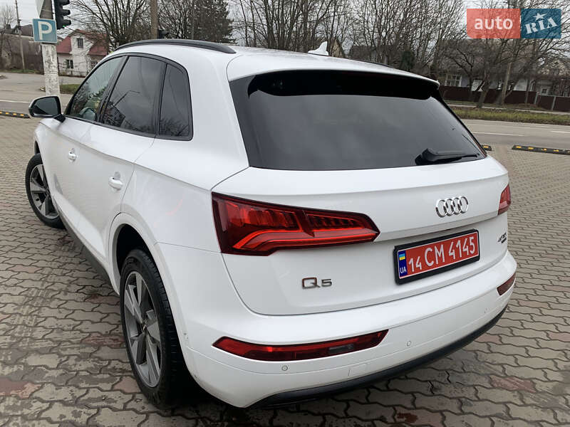 Внедорожник / Кроссовер Audi Q5 2019 в Черновцах