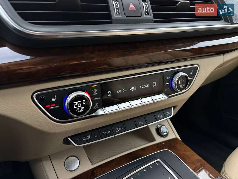 Позашляховик / Кросовер Audi Q5 2017 в Стрию