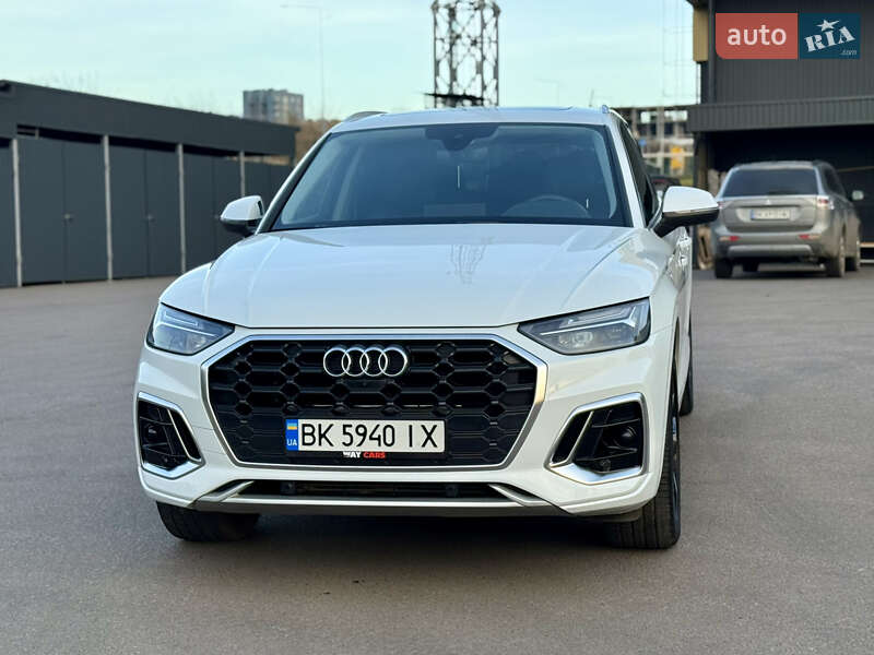Внедорожник / Кроссовер Audi Q5 2023 в Ровно