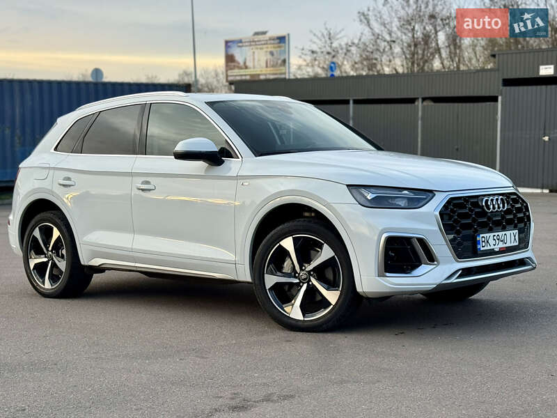 Внедорожник / Кроссовер Audi Q5 2023 в Ровно