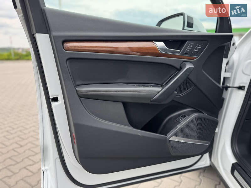 Внедорожник / Кроссовер Audi Q5 2023 в Ровно