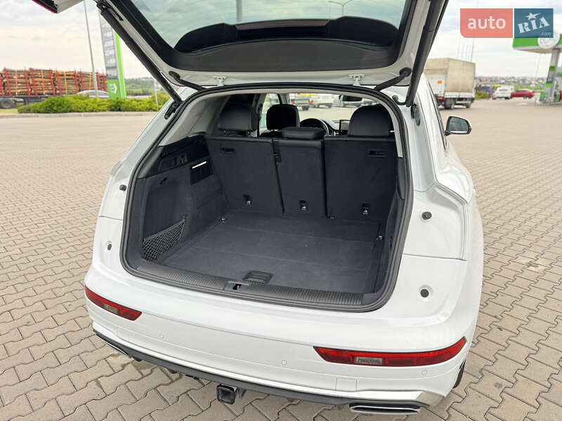 Внедорожник / Кроссовер Audi Q5 2023 в Ровно