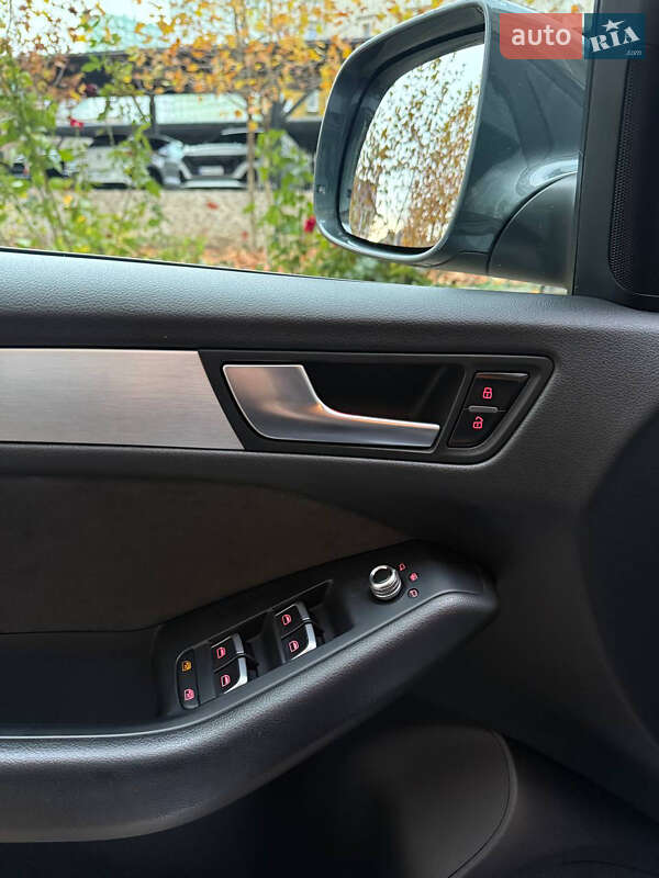 Внедорожник / Кроссовер Audi Q5 2012 в Одессе