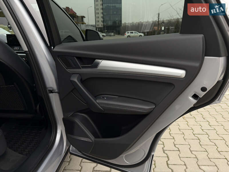 Внедорожник / Кроссовер Audi Q5 2022 в Тернополе