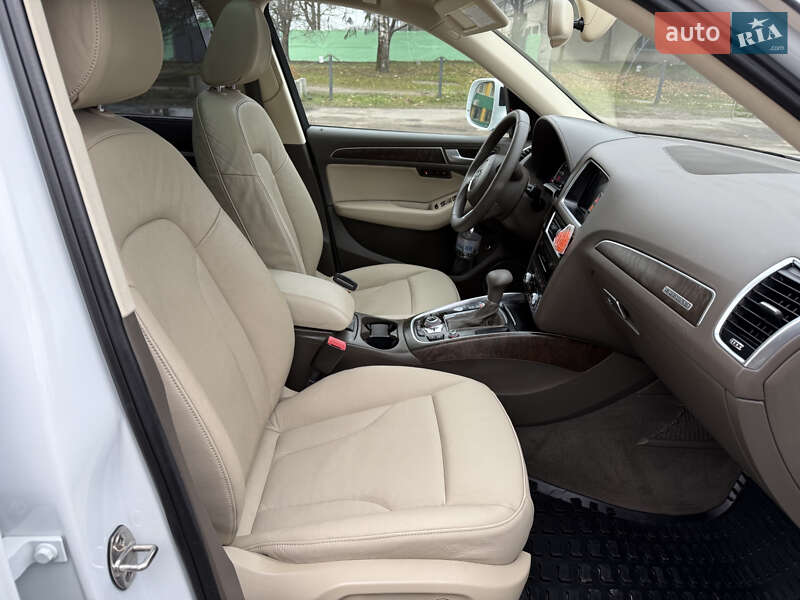 Внедорожник / Кроссовер Audi Q5 2015 в Ровно