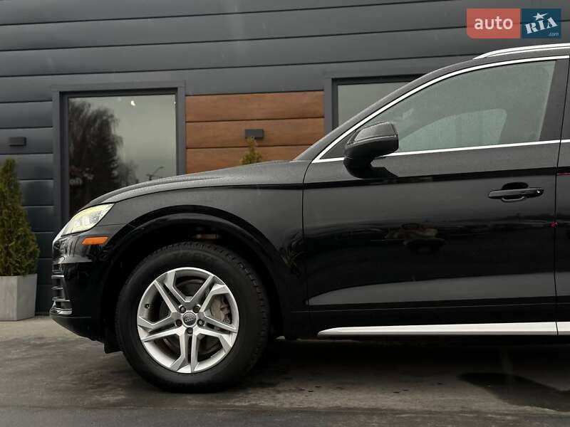 Внедорожник / Кроссовер Audi Q5 2018 в Ровно