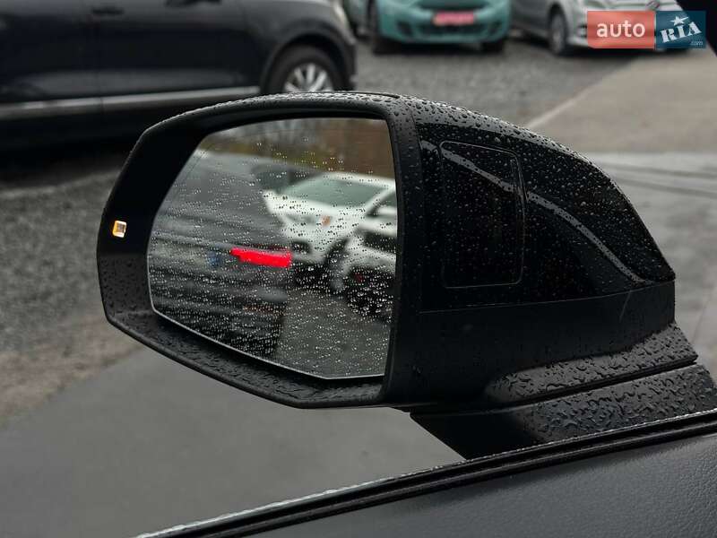 Внедорожник / Кроссовер Audi Q5 2018 в Ровно