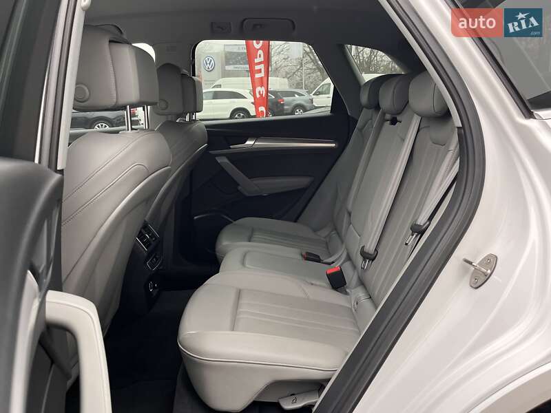 Внедорожник / Кроссовер Audi Q5 2017 в Житомире