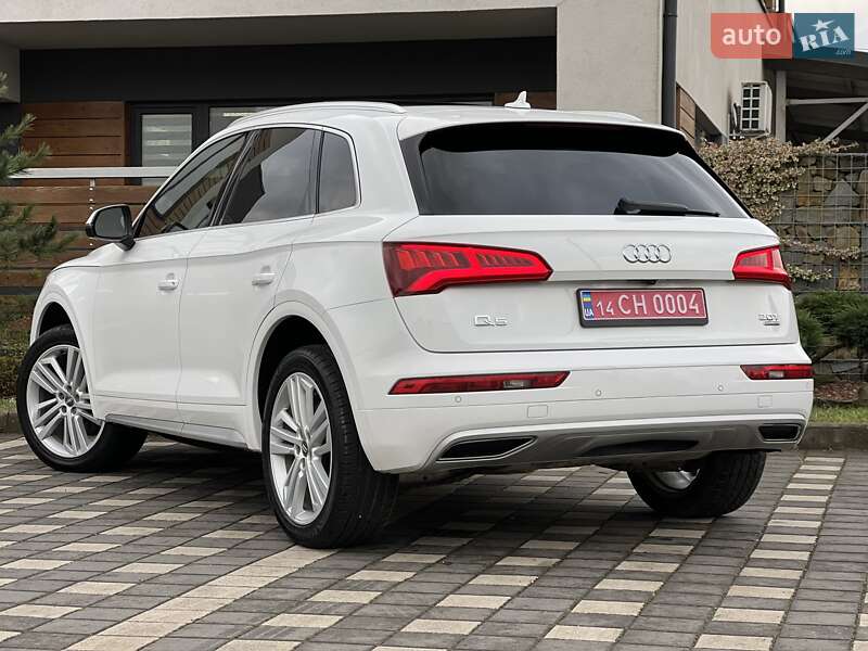 Внедорожник / Кроссовер Audi Q5 2018 в Стрые