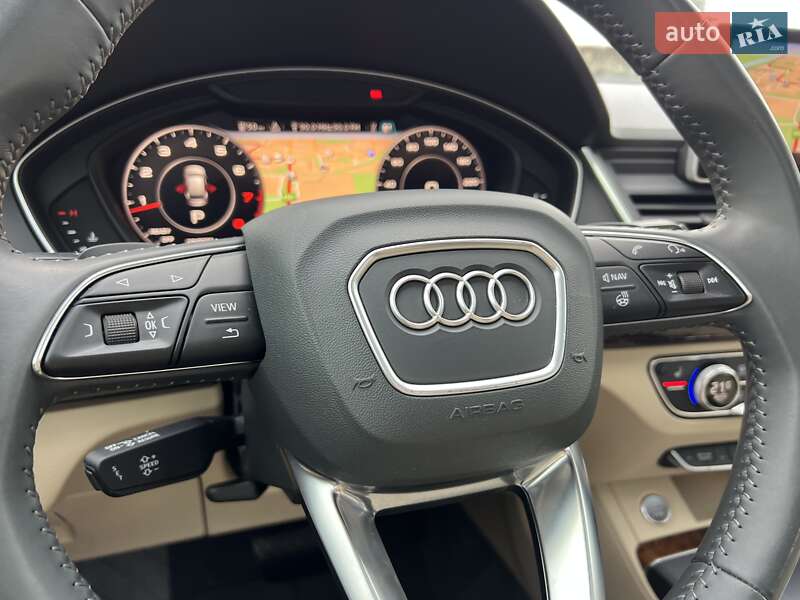 Внедорожник / Кроссовер Audi Q5 2018 в Стрые