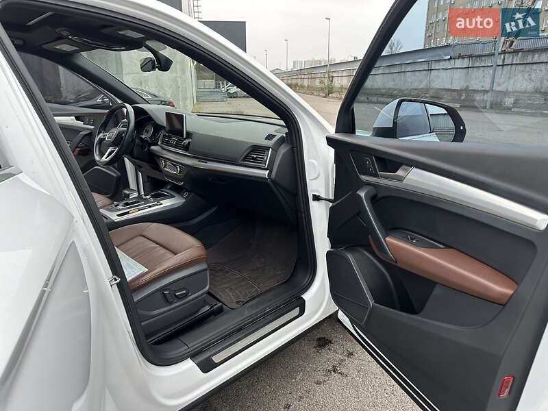 Внедорожник / Кроссовер Audi Q5 2017 в Киеве