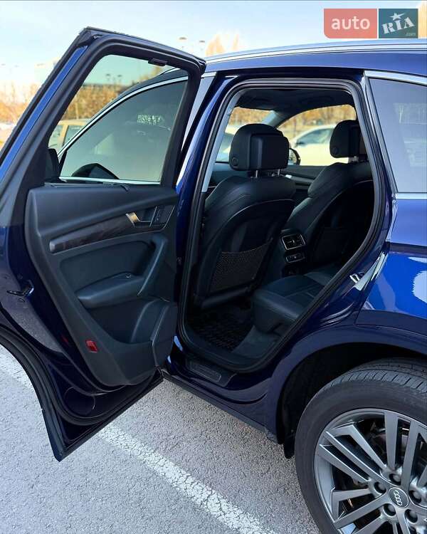 Внедорожник / Кроссовер Audi Q5 2017 в Львове