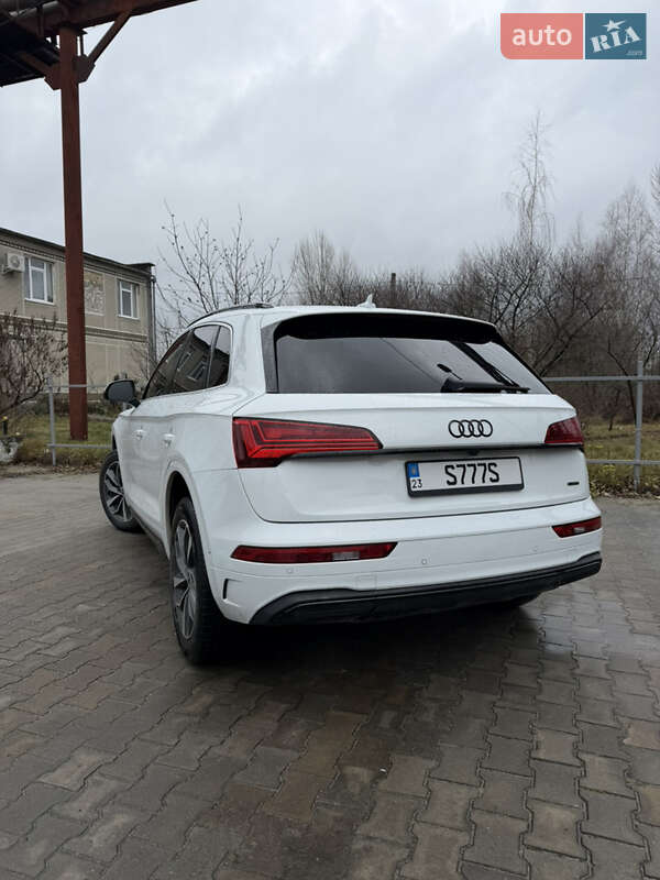 Внедорожник / Кроссовер Audi Q5 2020 в Нетешине