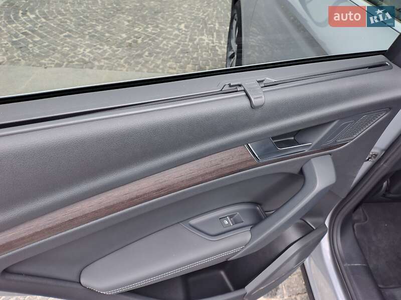 Внедорожник / Кроссовер Audi Q5 2023 в Днепре