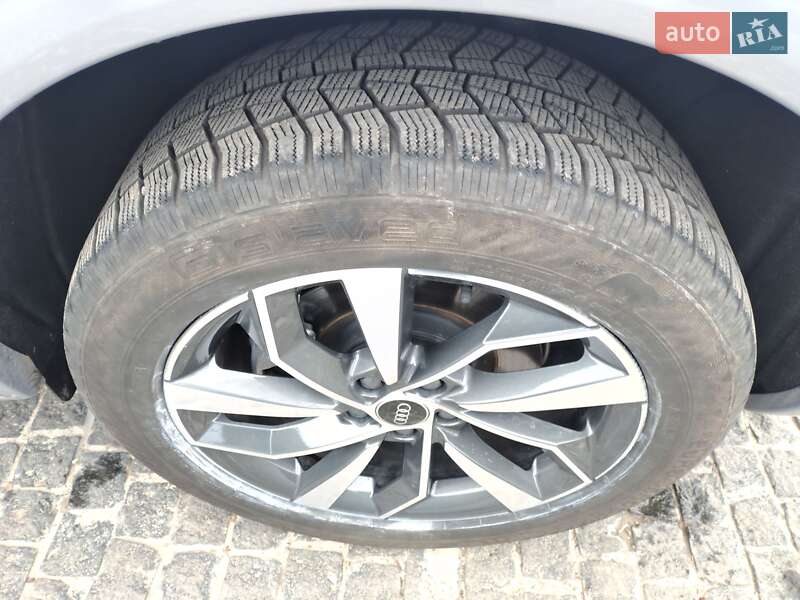 Внедорожник / Кроссовер Audi Q5 2023 в Днепре