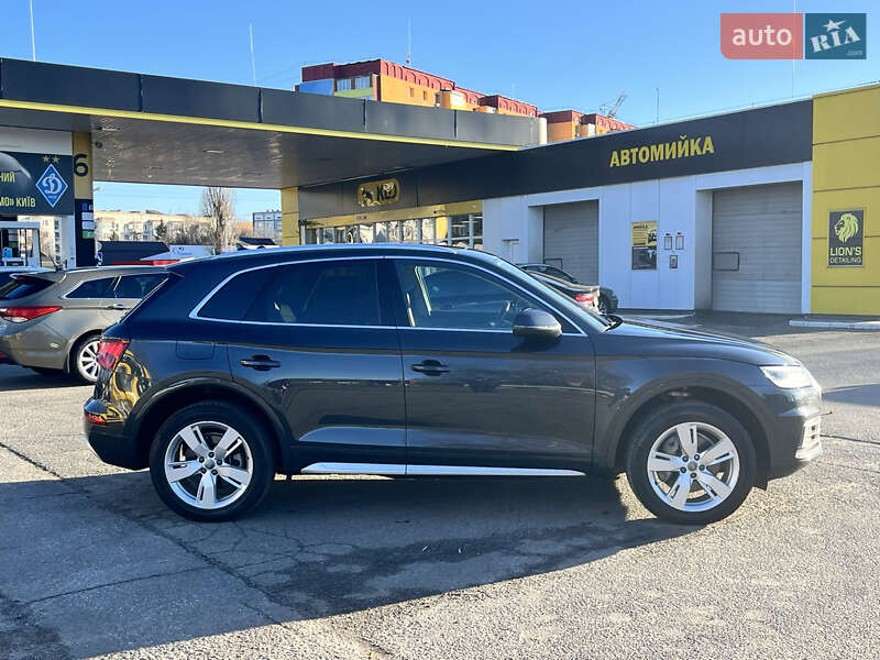 Внедорожник / Кроссовер Audi Q5 2017 в Василькове