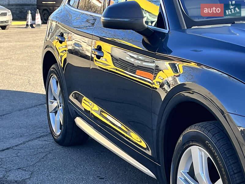 Внедорожник / Кроссовер Audi Q5 2017 в Василькове