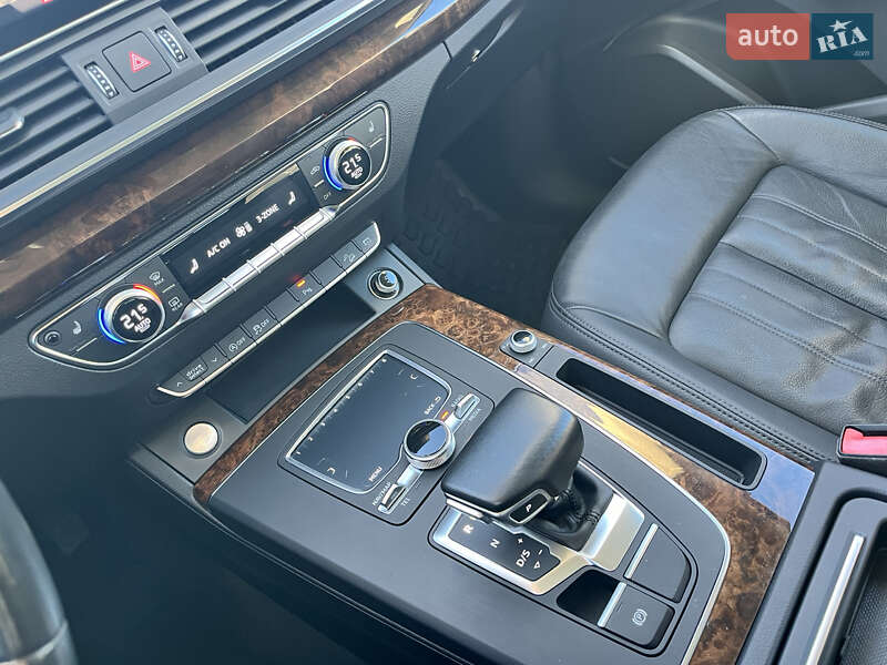 Внедорожник / Кроссовер Audi Q5 2017 в Василькове