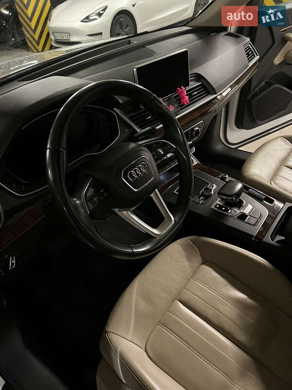 Внедорожник / Кроссовер Audi Q5 2017 в Львове