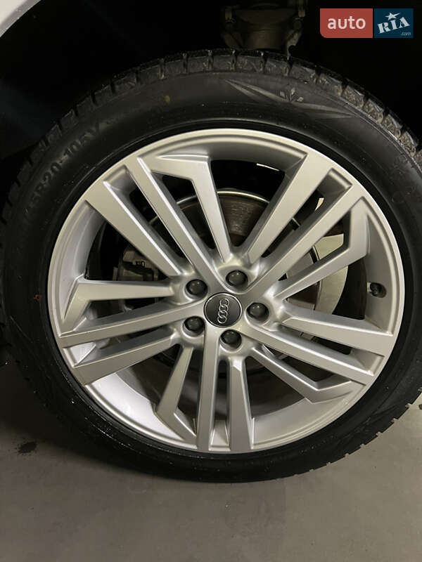 Внедорожник / Кроссовер Audi Q5 2017 в Львове