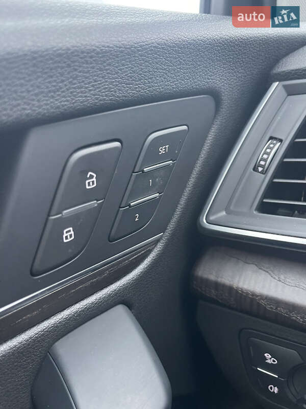 Внедорожник / Кроссовер Audi Q5 2018 в Киеве